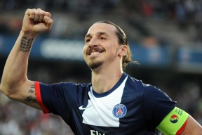 澳大利亚袋鼠队注重整体配合，创造更多进攻机会，澳大利亚袋鼠集团有限公司